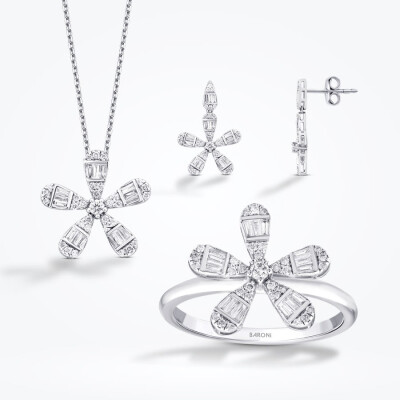 0.96 Karat Pırlanta Baget Çiçek Set