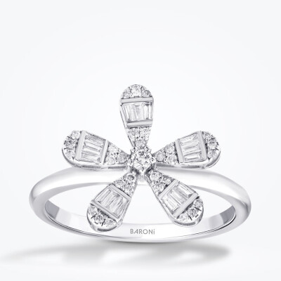 0.96 Karat Pırlanta Baget Çiçek Set - 4