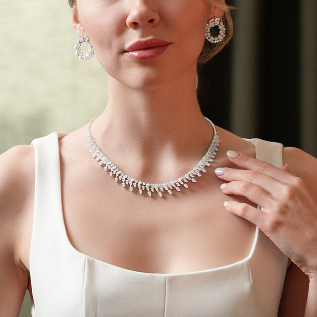 İhtişamlı Düğün Hediyesi Pırlanta Gerdanlık Seti