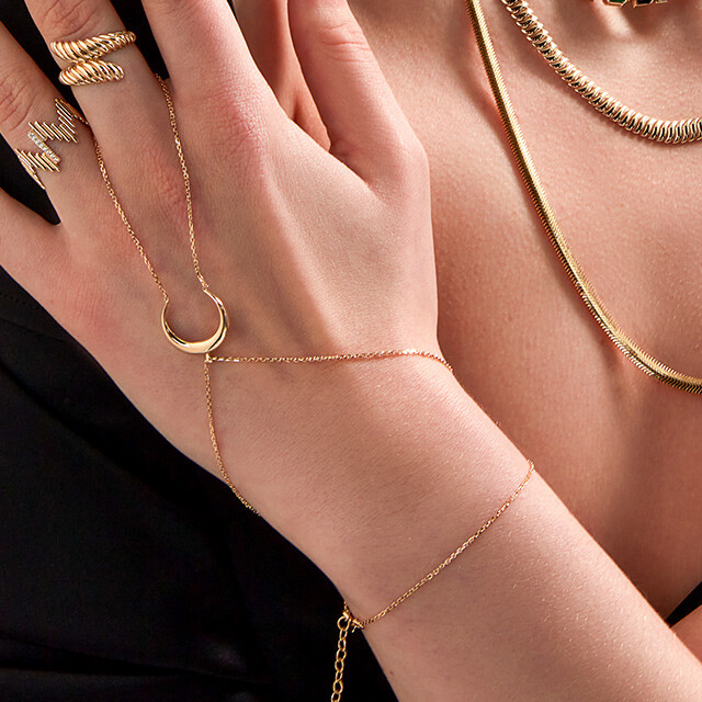 Şahmeran Bileklik Nasıl Takılır, Ne Anlama Gelir?