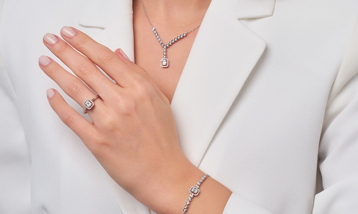 İş Hayatında Takı Seçimi: Profesyonel Görünümü Tamamlayan Dokunuşlar