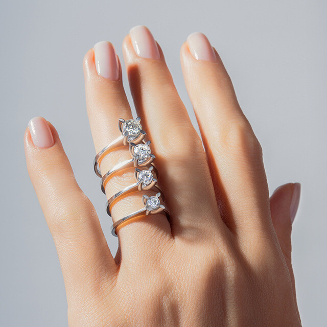 Karat Nedir? Farklı Karat Yüzükler Parmakta Nasıl Durur?